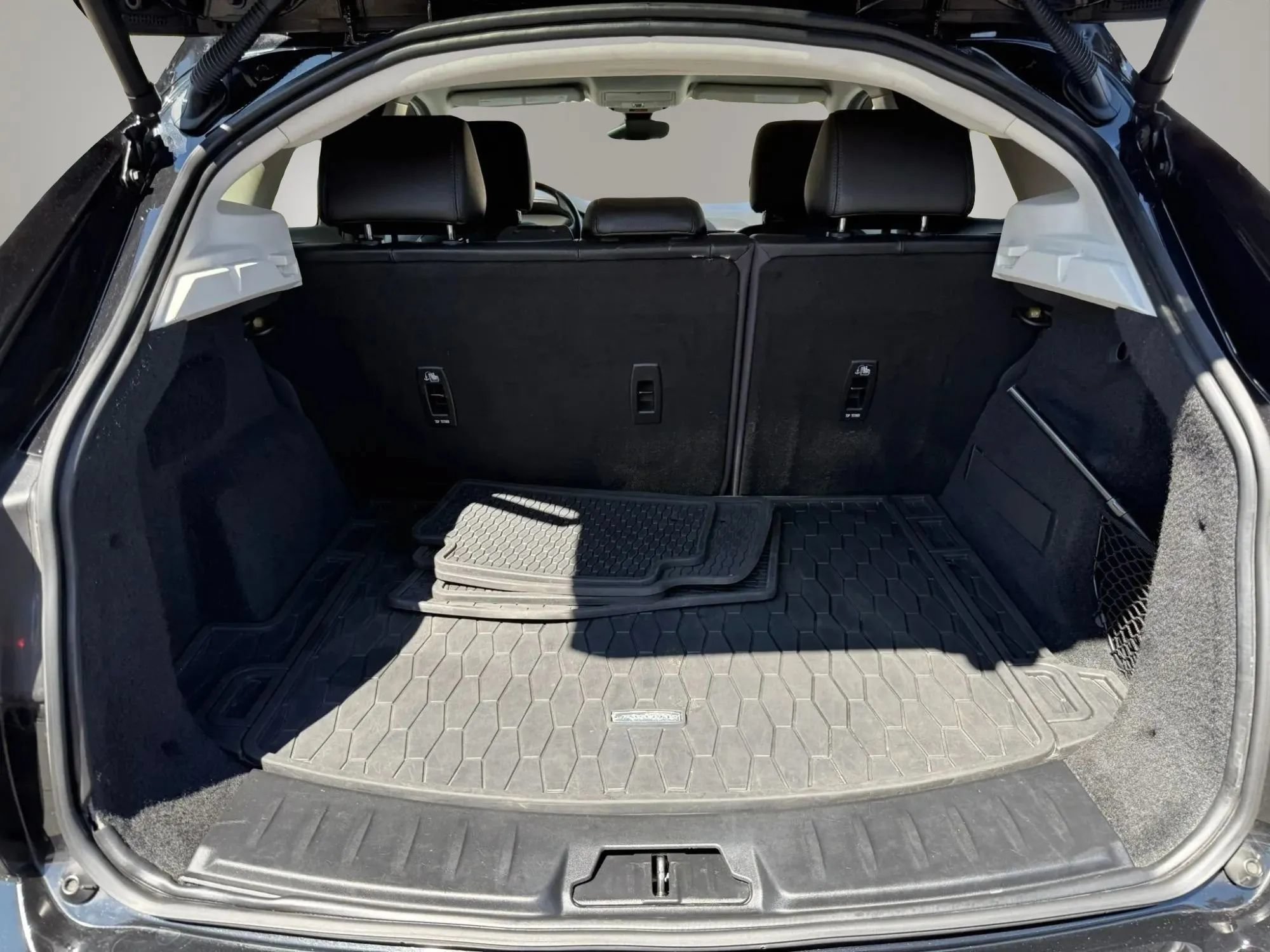 Used 2020 Jaguar E-PACE SE AWD/4WD image 31