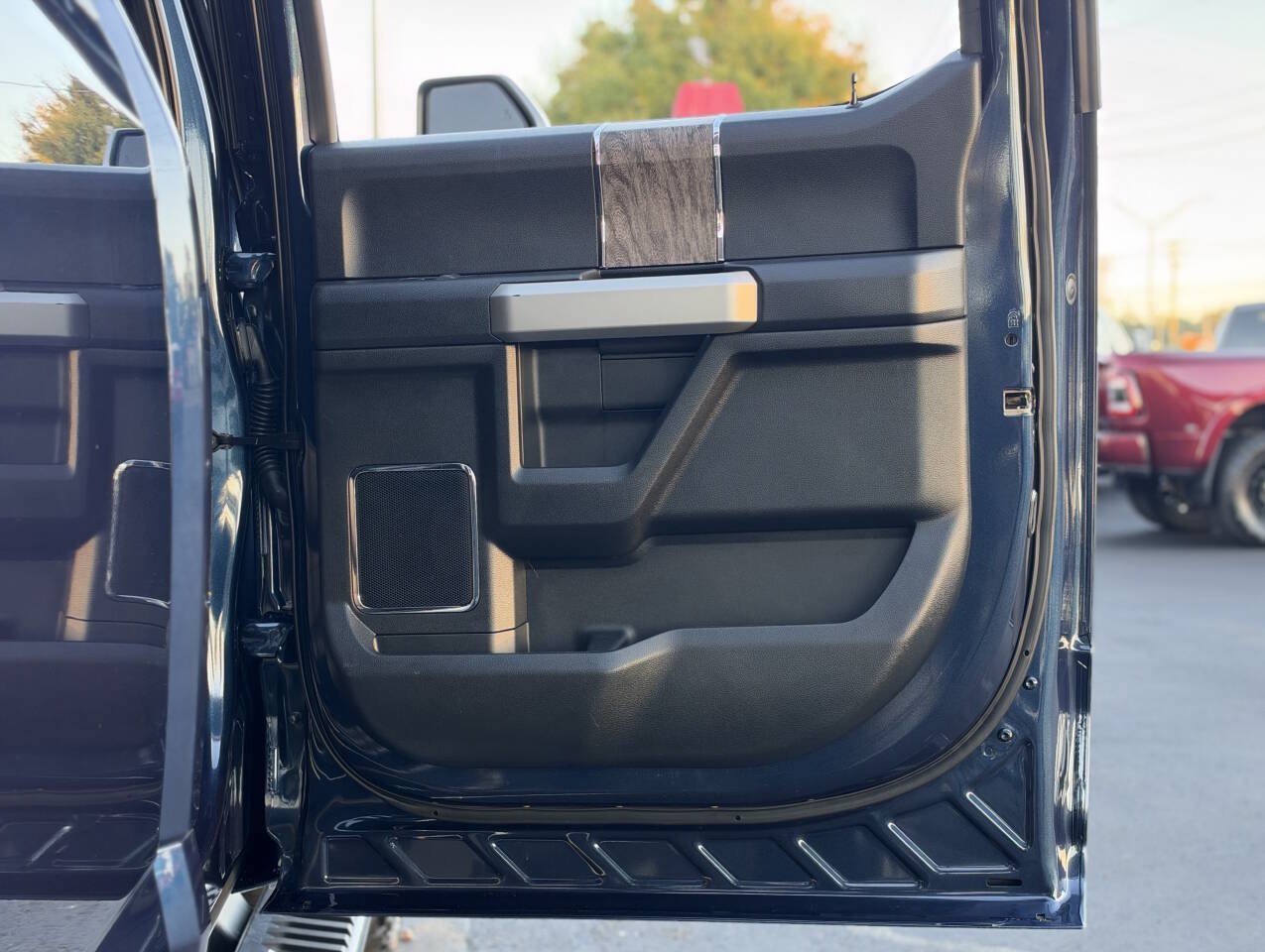Used 2019 Ford F350 Lariat w/ Lariat Value Package AWD/4WD image 34