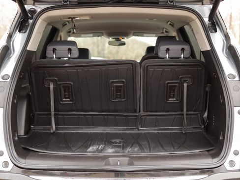 Used 2021 Buick Enclave Essence w/ Sound and Sites Package image 29