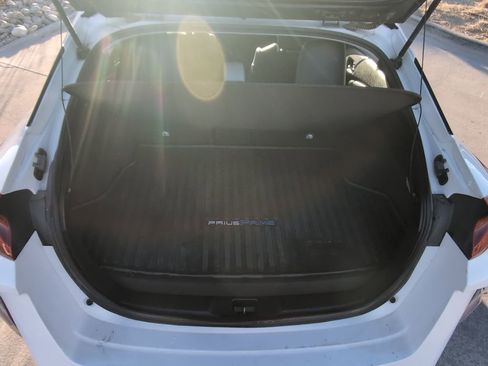 Used 2017 Toyota Prius Prime Premium image 24