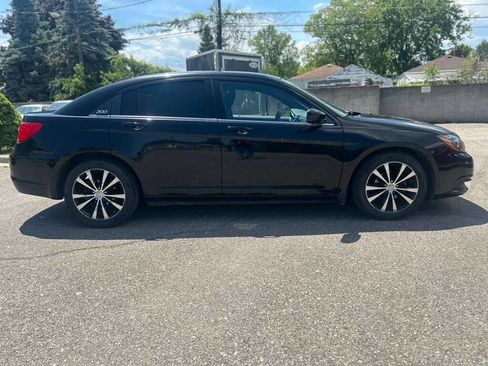 Used 2014 Chrysler 200 Touring w/ 200 S Group FWD image 4