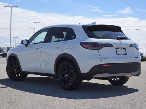 Used 2024 Honda HR-V Sport image 16