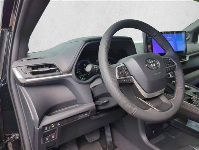 New 2026 Toyota Sienna XLE Woodland Edition AWD/4WD image 13