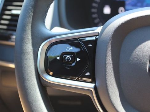 Certified 2023 Volvo XC90 B6 Ultimate w/ Protection Package Premier AWD/4WD image 18