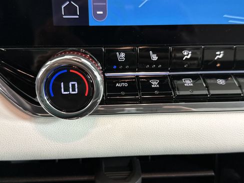 New 2025 GMC Canyon AT4 w/ AT4X Package image 28