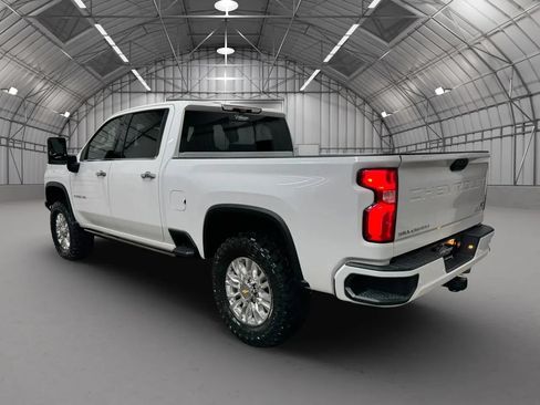 Used 2021 Chevrolet Silverado 2500 High Country w/ Z71 Off-Road Package AWD/4WD image 3