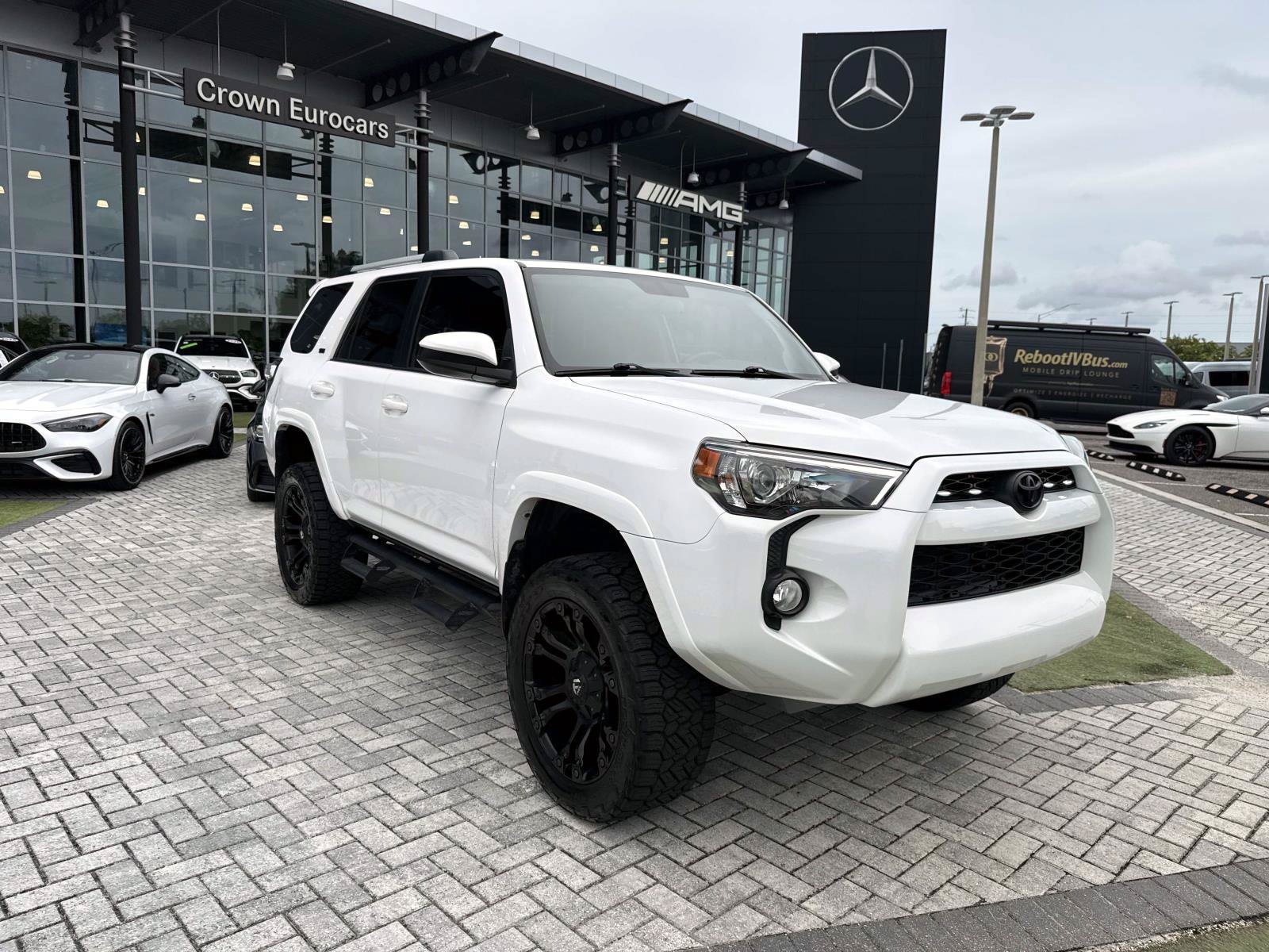 Used 2019 Toyota 4Runner SR5 AWD/4WD image 7