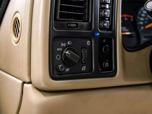 Used 2005 GMC Sierra 2500 SLT w/ Heavy-Duty Power Package AWD/4WD image 30