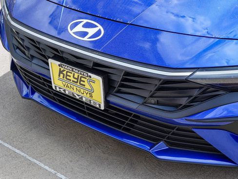 Certified 2025 Hyundai Elantra SEL FWD image 8