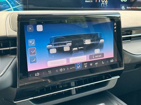 New 2026 Lincoln Nautilus Premier image 14