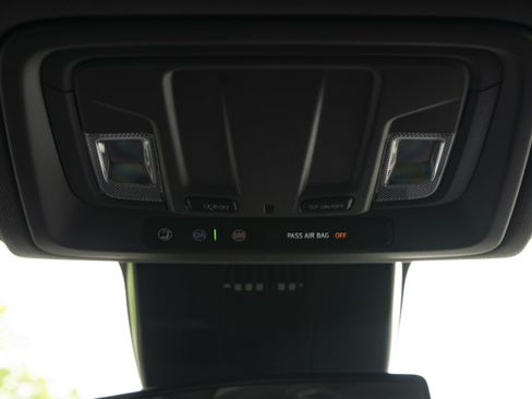 Used 2025 Chevrolet Silverado 1500 LT AWD/4WD image 32