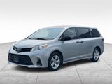 Used 2020 Toyota Sienna L image 2