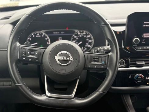 Used 2023 Nissan Pathfinder SV AWD/4WD image 25