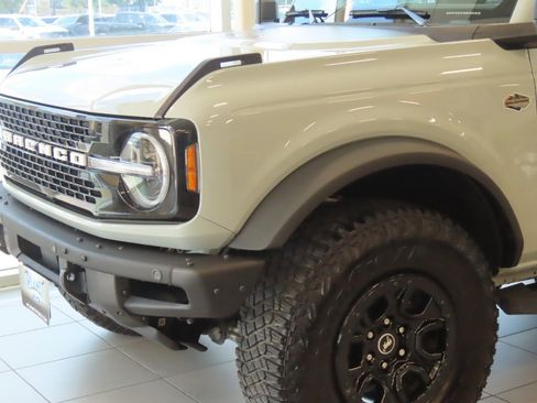 Used 2024 Ford Bronco Wildtrak AWD/4WD image 3