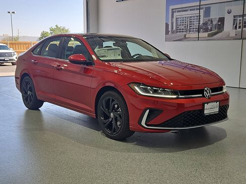 New 2026 Volkswagen Jetta SE FWD image 2