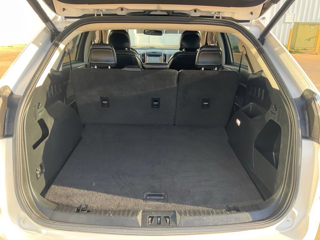 Used 2018 Ford Edge SEL w/ Equipment Group 201A FWD image 26