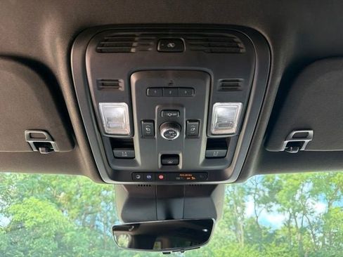 Used 2023 Cadillac Escalade Premium Luxury AWD/4WD image 14