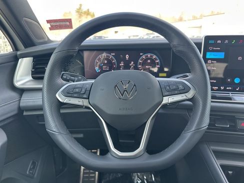 New 2026 Volkswagen Tiguan SE R-Line AWD/4WD image 14