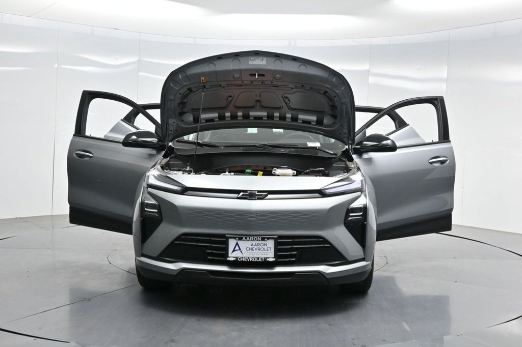 Used 2027 Chevrolet Bolt LT w/ Comfort Package FWD image 48