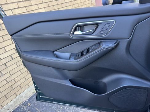 New 2026 Nissan Rogue Platinum w/ Platinum Premium Package AWD/4WD image 6
