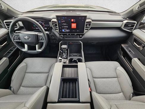Used 2025 Toyota Tundra Limited AWD/4WD image 18
