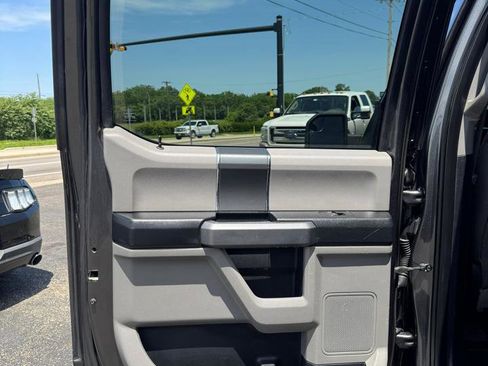 Used 2015 Ford F150 XLT w/ Equipment Group 302A Luxury AWD/4WD image 15