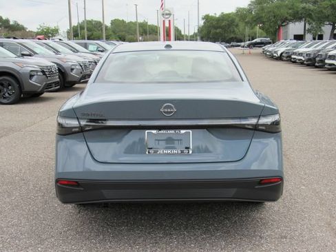 New 2026 Nissan Sentra SV w/ SV Convenience Package FWD image 4