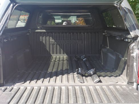 Used 2024 Toyota Tacoma SR5 AWD/4WD image 24