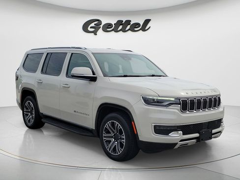 Used 2022 Jeep Wagoneer Series III AWD/4WD image 3