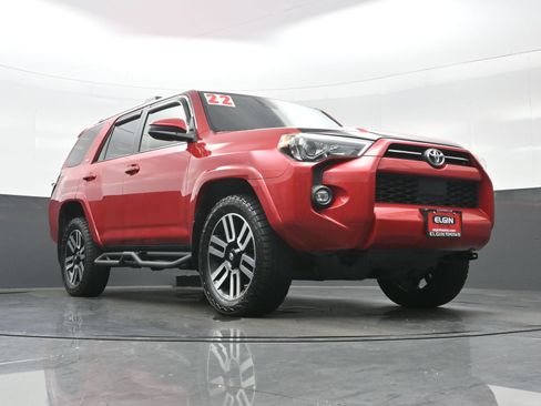 Used 2022 Toyota 4Runner SR5 AWD/4WD image 28