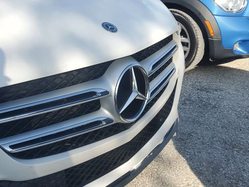 Used 2018 Mercedes-Benz GLE 350 4MATIC image 3