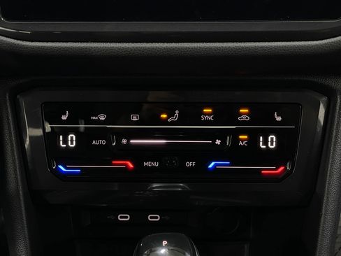 Used 2022 Volkswagen Tiguan SE AWD/4WD image 23