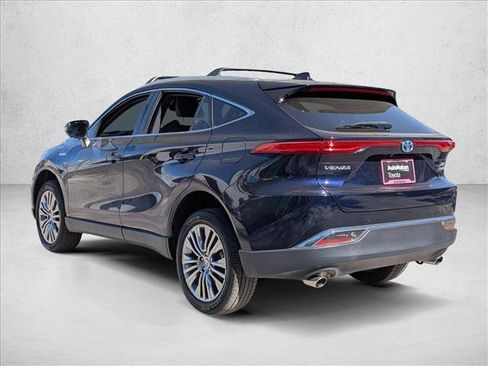 Used 2021 Toyota Venza XLE w/ Softex Package image 8