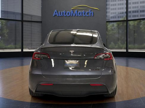 Used 2022 Tesla Model Y Performance AWD/4WD image 9
