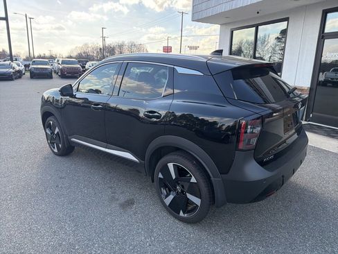 Used 2025 Nissan Kicks SR w/ SR Premium Package image 6