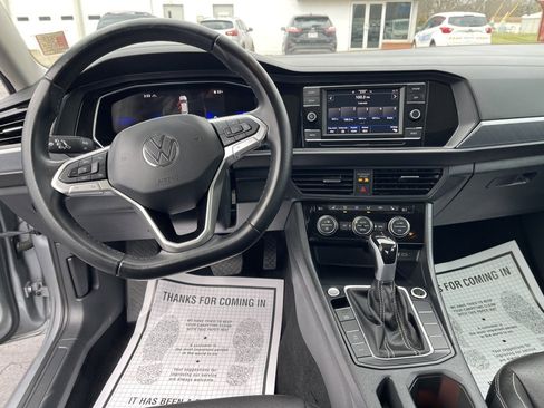 Used 2024 Volkswagen Jetta SE image 13