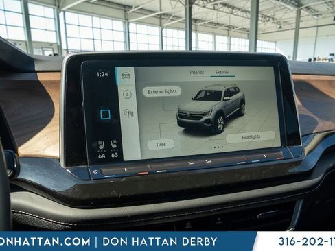 Used 2025 Volkswagen Atlas SE image 7