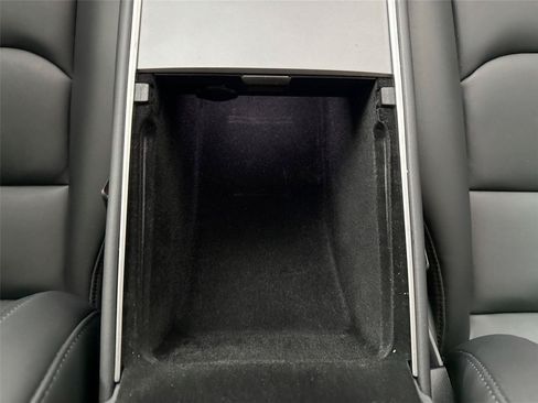 Used 2025 Tesla Model Y Long Range AWD/4WD image 30