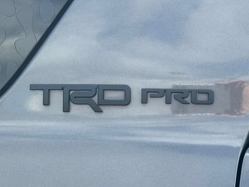 Used 2016 Toyota 4Runner SR5 AWD/4WD image 9