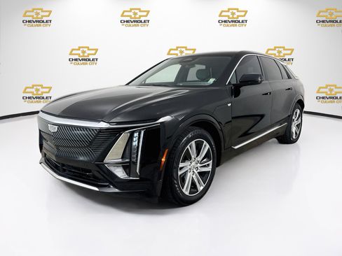 Used 2024 Cadillac Lyriq Tech RWD image 3