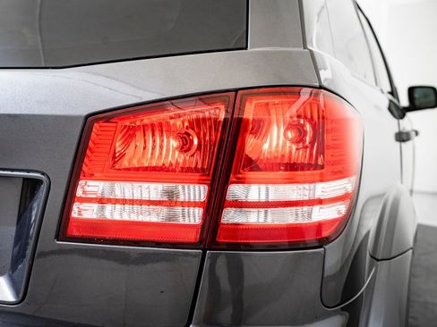 Used 2018 Dodge Journey SE w/ Popular Equipment Group image 9