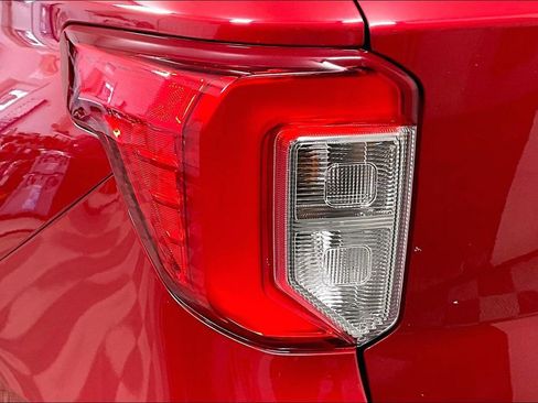 Used 2023 Ford Explorer Limited image 29