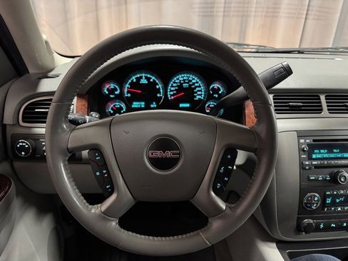 Used 2011 GMC Yukon SLT w/ SLT-2 Equipment Package image 17