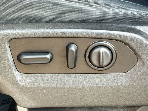 Used 2021 Chevrolet Silverado 2500 LT w/ Convenience Package image 24