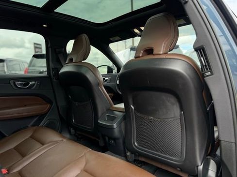 Used 2023 Volvo XC60 B5 Plus AWD/4WD image 23