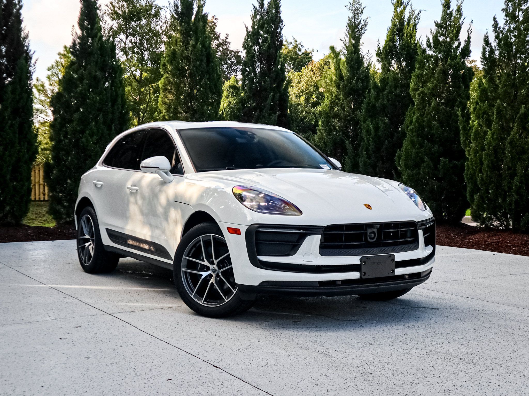 Used 2026 Porsche Macan AWD/4WD image 2