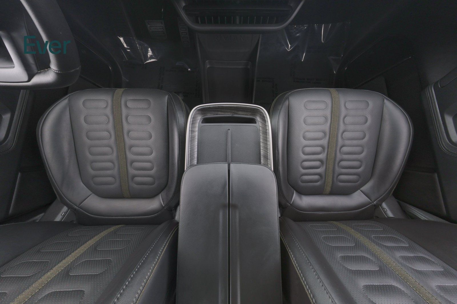 Used 2025 Rivian R1S Adventure Dual AWD/4WD image 29