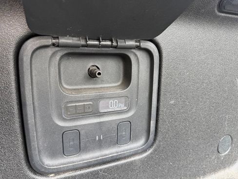 Used 2022 Rivian R1T Adventure AWD/4WD image 21