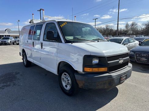 Used 2005 Chevrolet Express 2500 image 1
