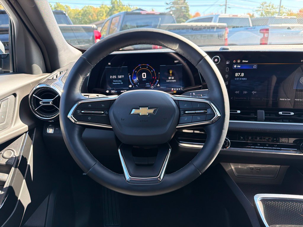 Used 2026 Chevrolet Equinox LT AWD/4WD image 12
